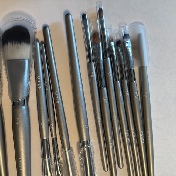 Epsom Makeup Airbrush Kit - Picture 5 of 13